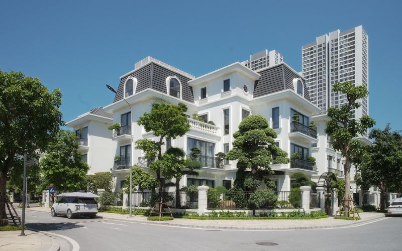 Biệt thự màu trắng sứ theo phong cách Châu Âu sang trọng Biệt thự màu trắng sứ theo phong cách Châu Âu sang trọng