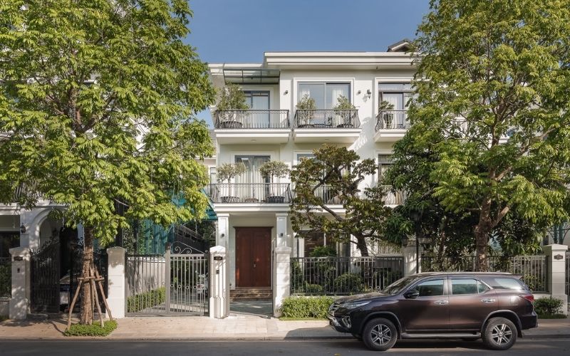 Sơn nhà màu trắng sứ cho biệt thự Sơn nhà màu trắng sứ cho biệt thự