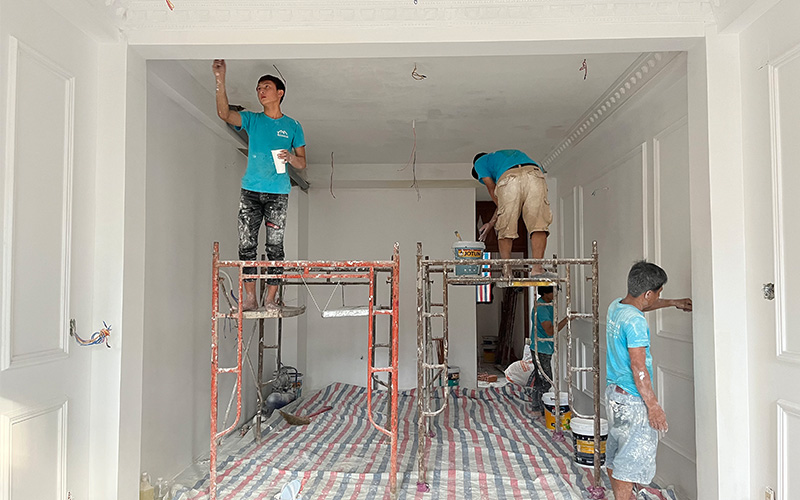 Đội ngũ thi công sơn nhà Hồ Gia giàu kinh nghiệm