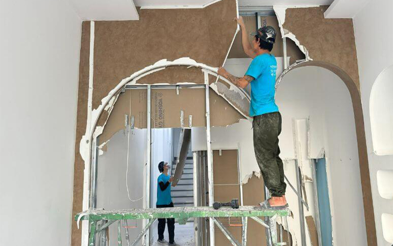 tháo dỡ trần vách thạch cao