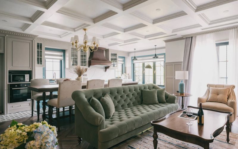 Trần thạch cao phòng bếp liền khách thiết kế theo phong cách Townhouse Anh Quốc