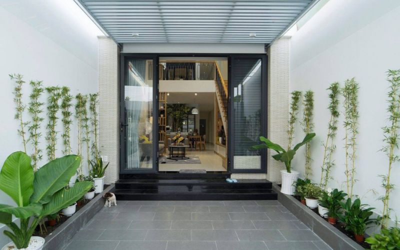 Mẫu cải tạo sân vườn nhà ống đơn giản