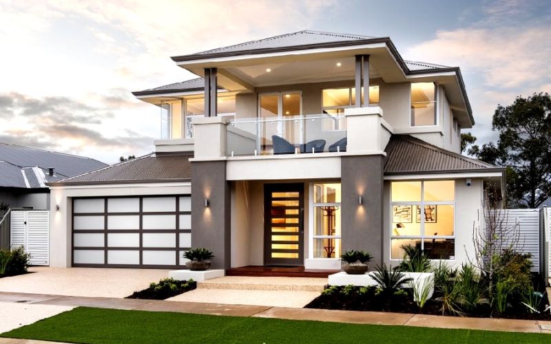 Sơn màu nâu đất phối trắng tinh tế cho mặt tiền ngôi nhà
