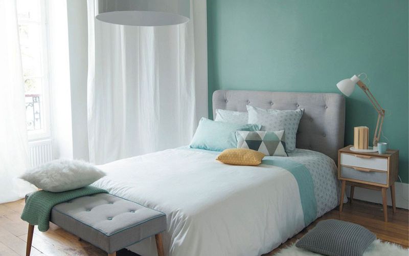 Phòng ngủ sơn màu xanh đơn giản, nhẹ nhàng
