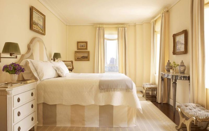 Phòng ngủ sơn màu vàng lông gà con thanh lịch Phòng ngủ sơn màu vàng lông gà con thanh lịch