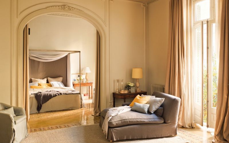 Phòng ngủ trang nhã khi sơn màu vàng kem nhạt Phòng ngủ trang nhã khi sơn màu vàng kem nhạt