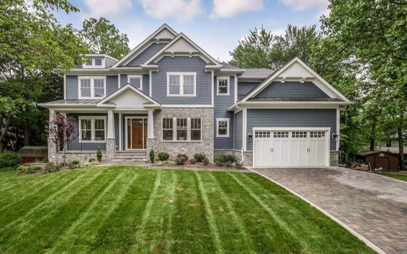 Sơn màu xanh ghi mang ý nghĩa tích cực, mang lại may mắn cho gia đạo