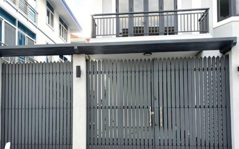 Cửa màu ghi được nhiều người ưa chuộng