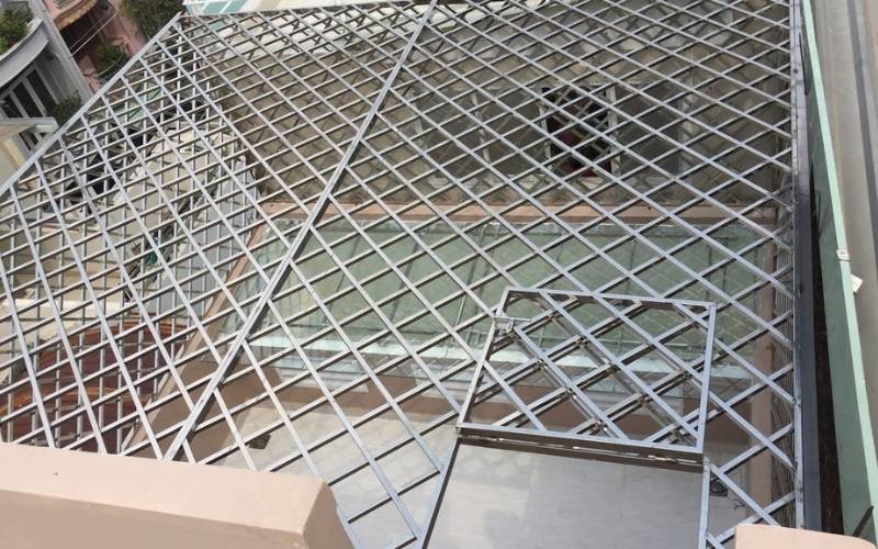 Mẫu khung sắt bảo vệ sân thượng phổ biến hiện nay