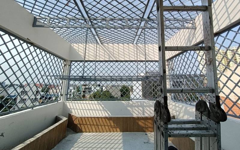 Khung bảo vệ sân thượng giúp bảo vệ tài sản cho gia chủ