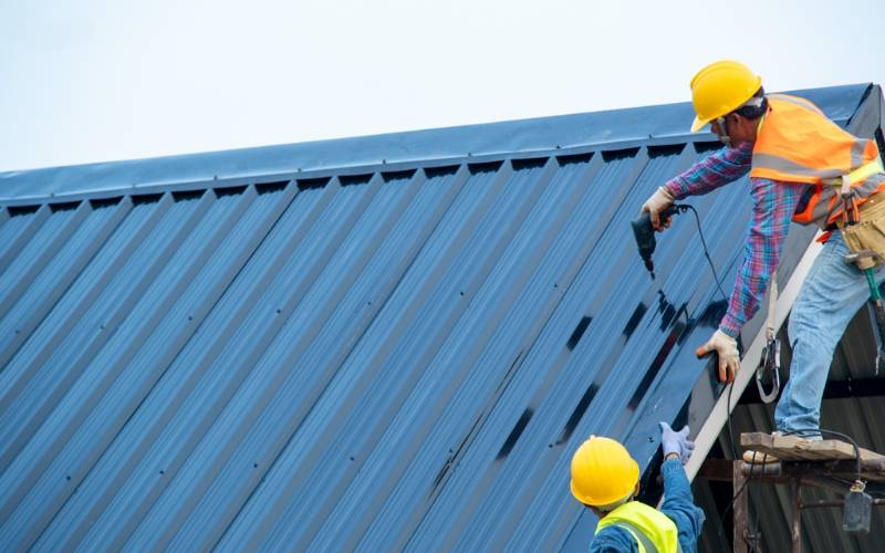 Giá làm mái tôn lạnh tại Hồ Gia phù hợp với nhiều khách hàng