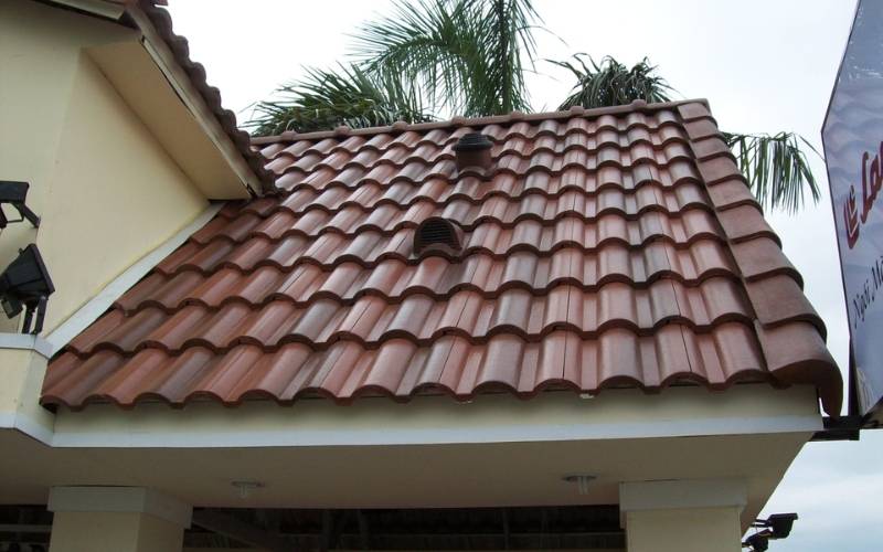 Tôn giả ngói lợp mái có màu sắc thuộc xu hướng cổ điển Việt Nam