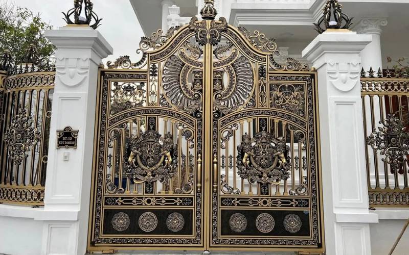 Cửa sắt phong cách sang trọng cho biệt thự