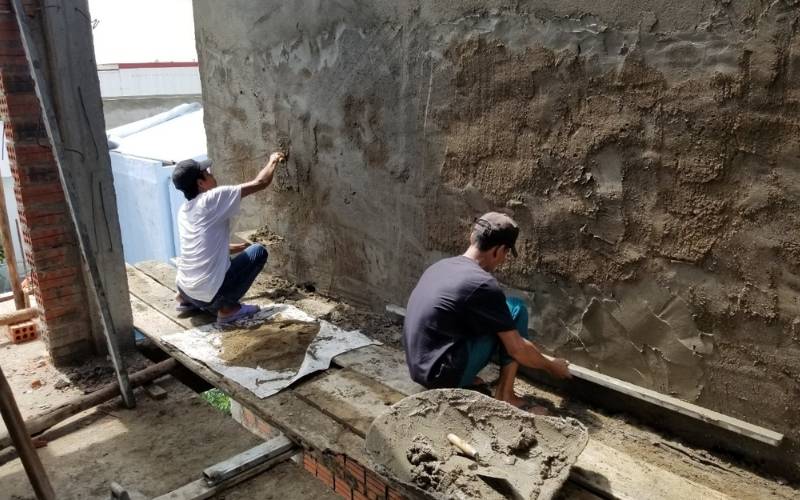 Khu vực thi công ảnh hưởng đến giá nhân công xây tô 1m2 tường
